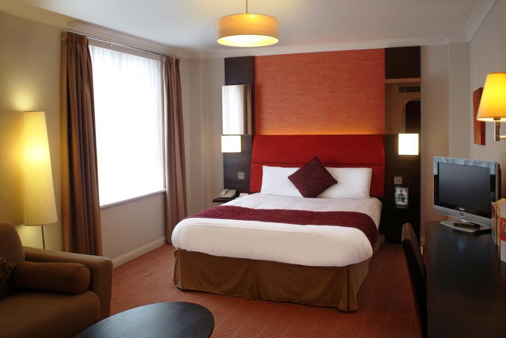 The Dragon Hotel Суонси Номер фото