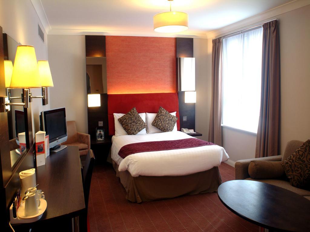 The Dragon Hotel Суонси Номер фото