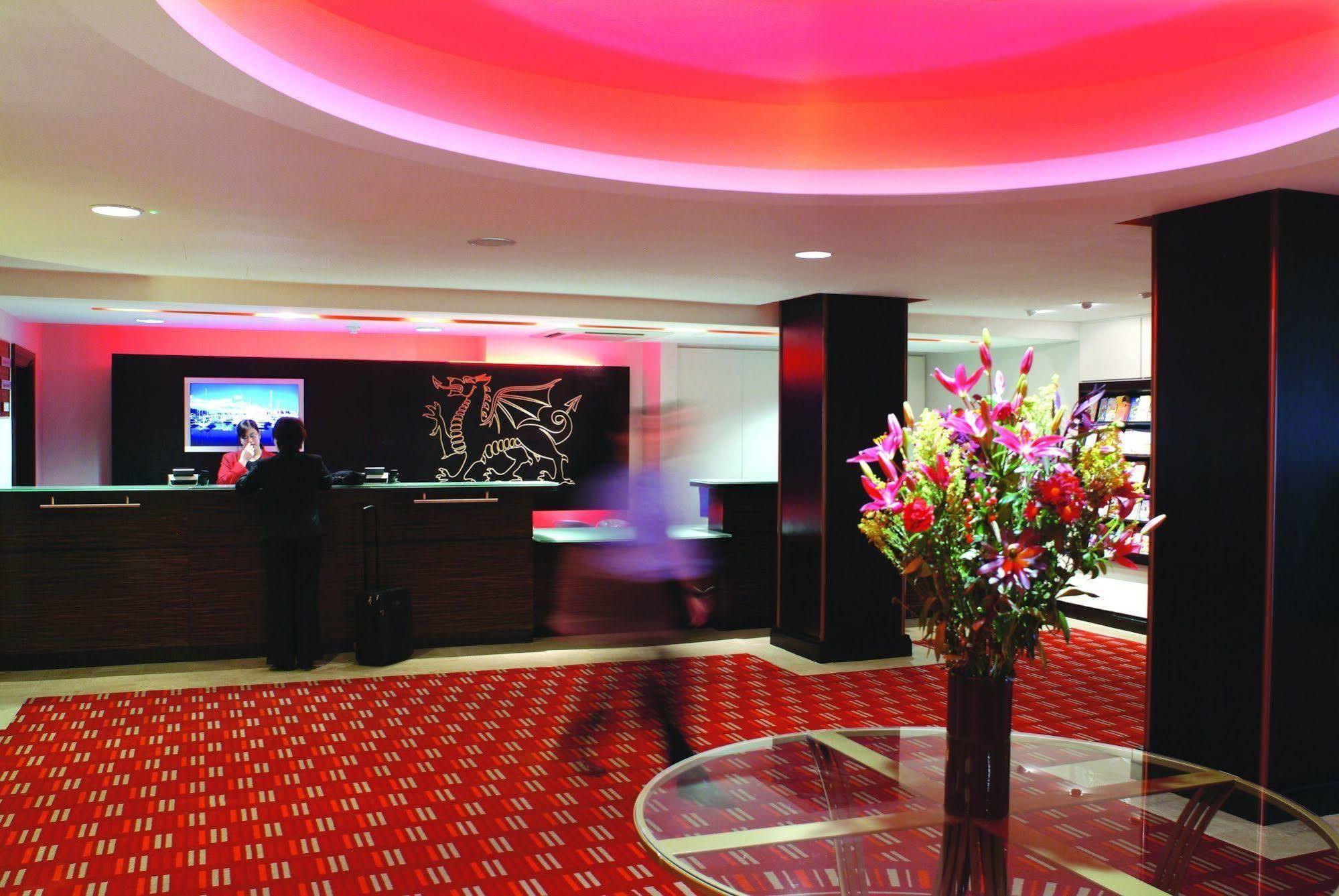 The Dragon Hotel Суонси Экстерьер фото