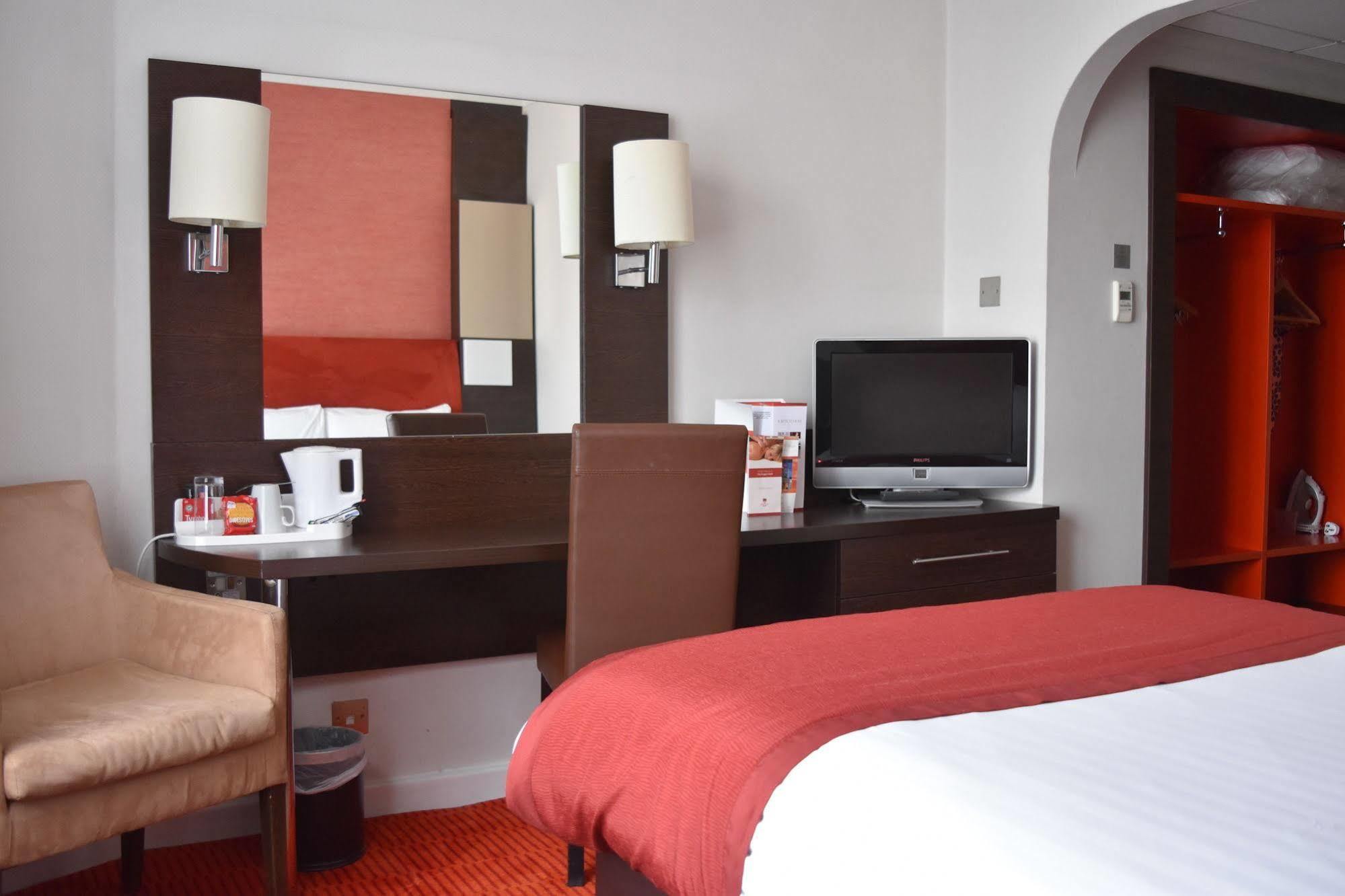 The Dragon Hotel Суонси Экстерьер фото